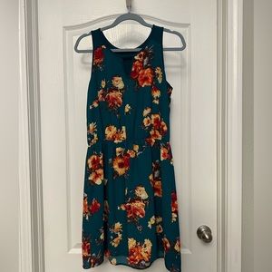 EUC 41 Hawthorn dress size medium